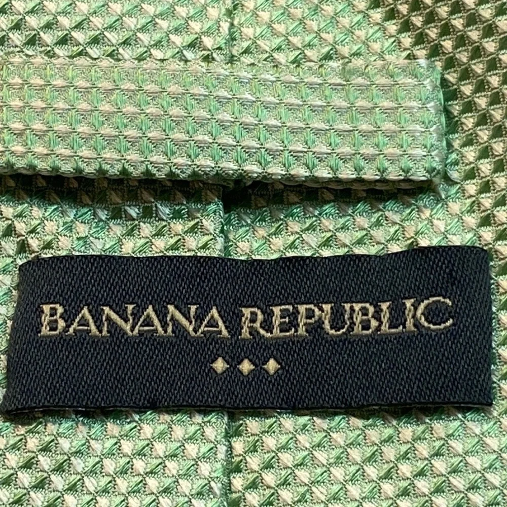 Bananas Republic Textured Mint Green Silk Tie EUC St. Patrick’s Day